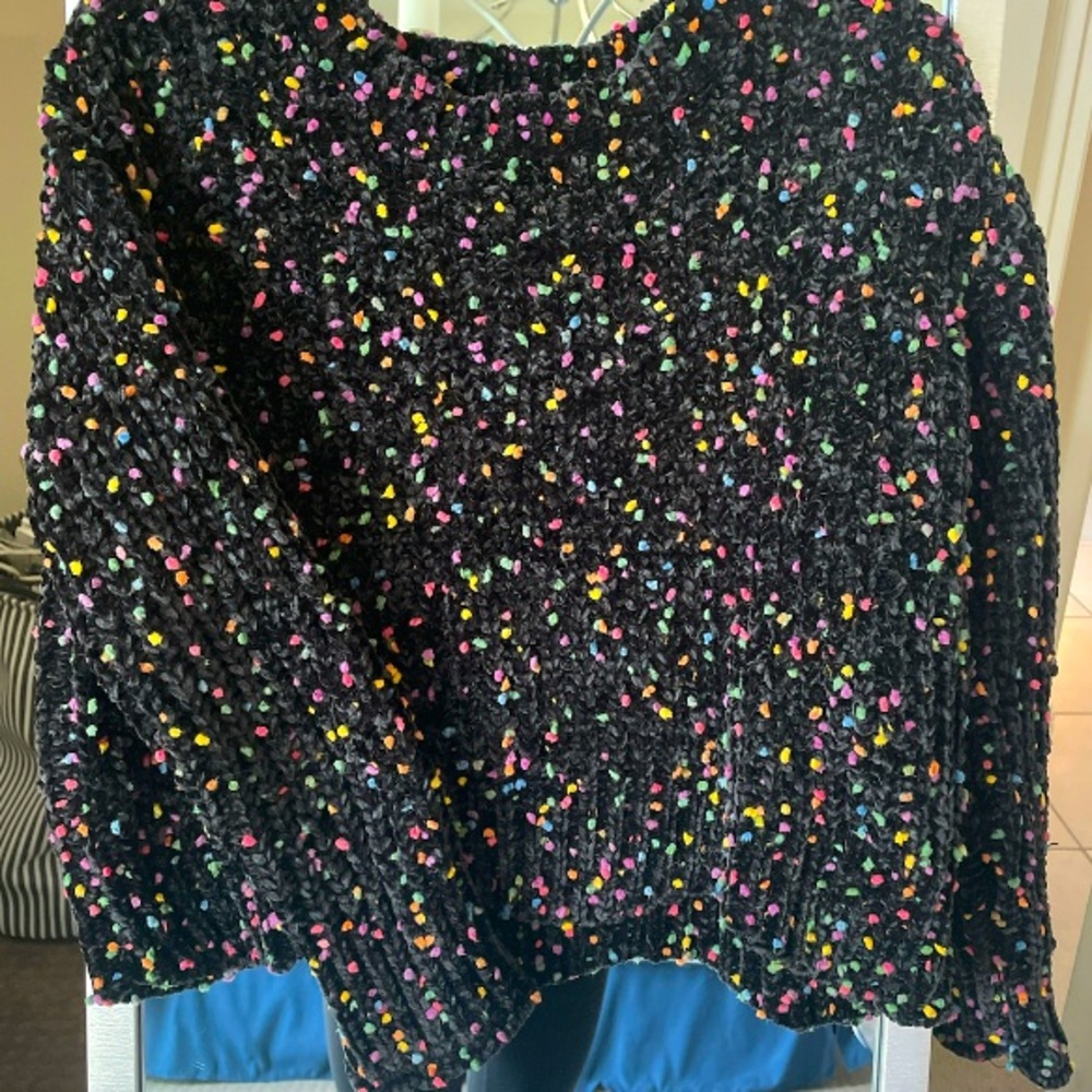 Sweater - Picture 5 of 5